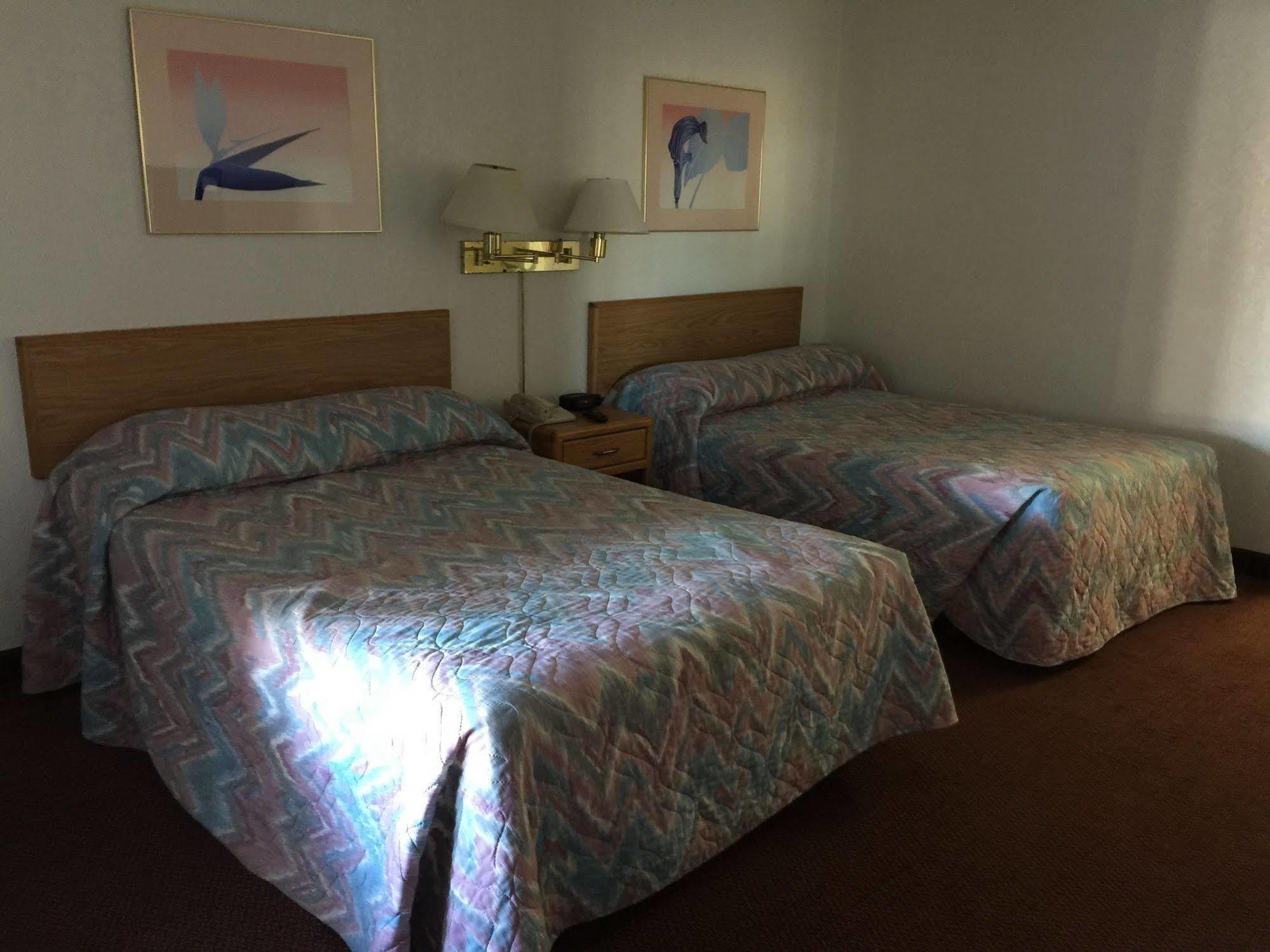 Red Roof Inn Перрисберг Экстерьер фото